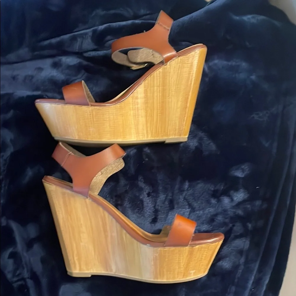 Steve‎ Madden Tan Cream Wedges with Ankle Straps